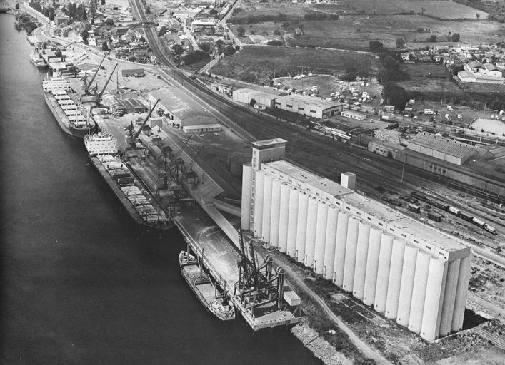 Silos portuaires d'exportation de céréales, 35 rue des Usines