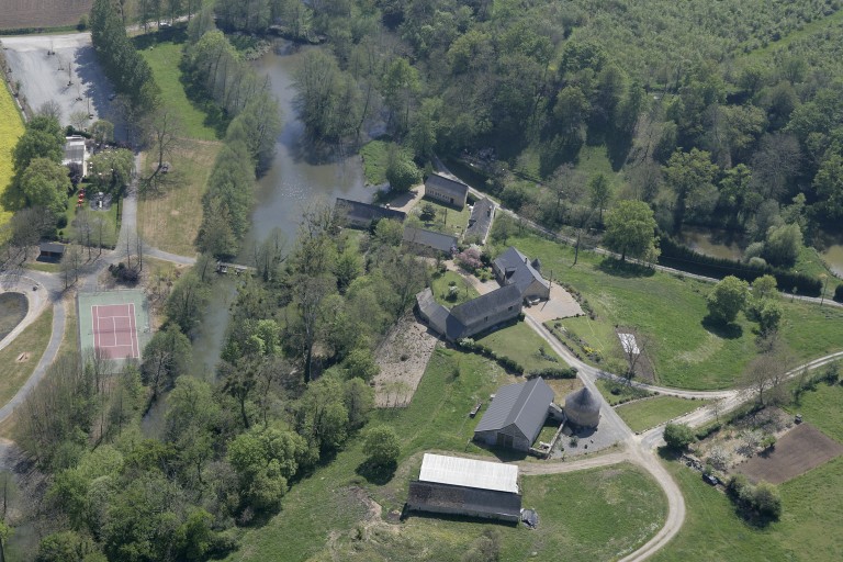 Édifice fortifié (?), puis ferme, actuellement maison - Montguyon, Saulges