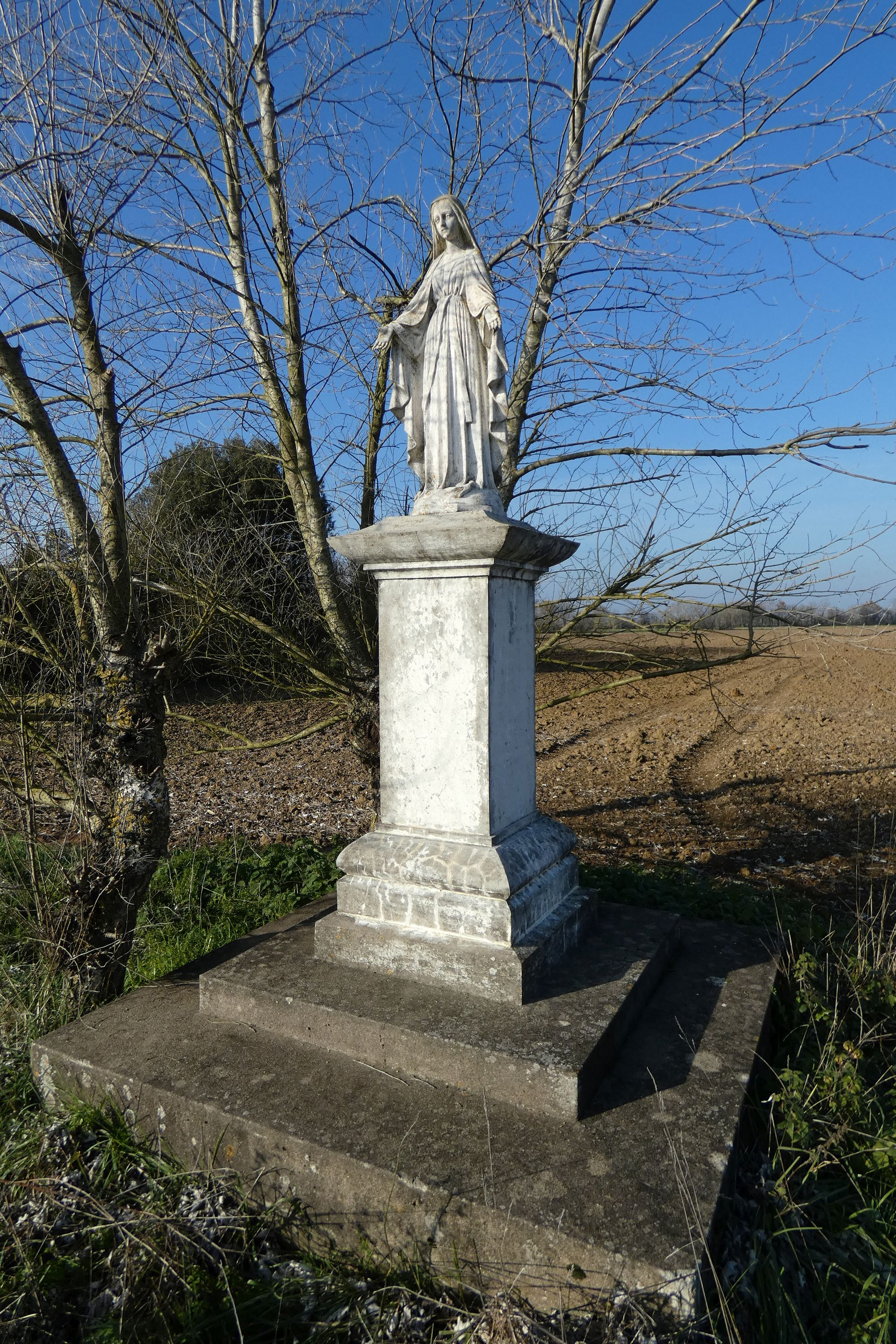 Statue monumentale : Vierge