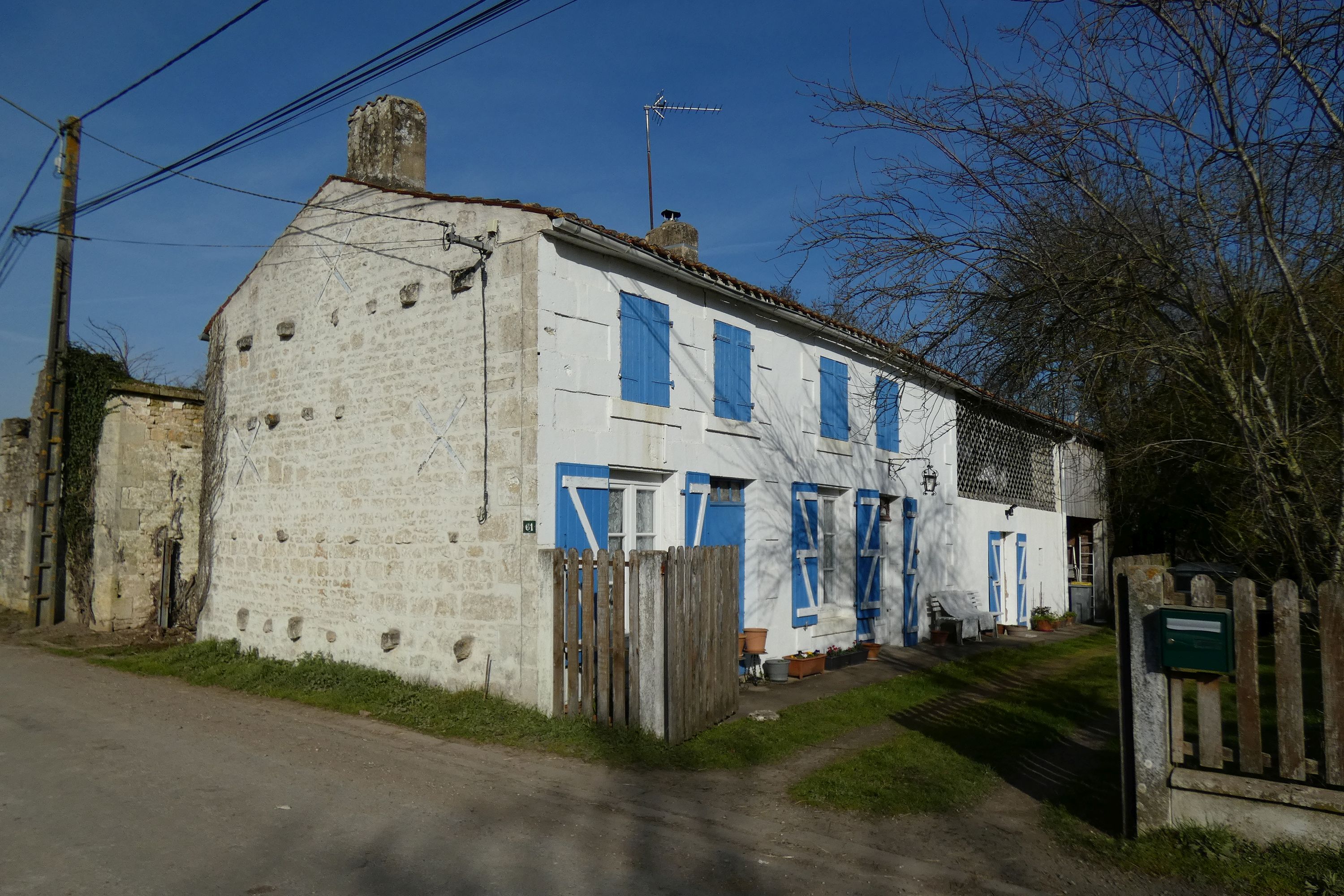 Maisons, fermes : l'habitat à Benet