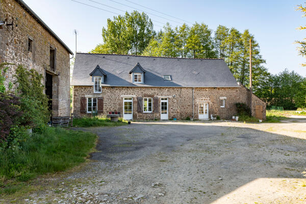 Ferme de la Cour, anciennement manoir