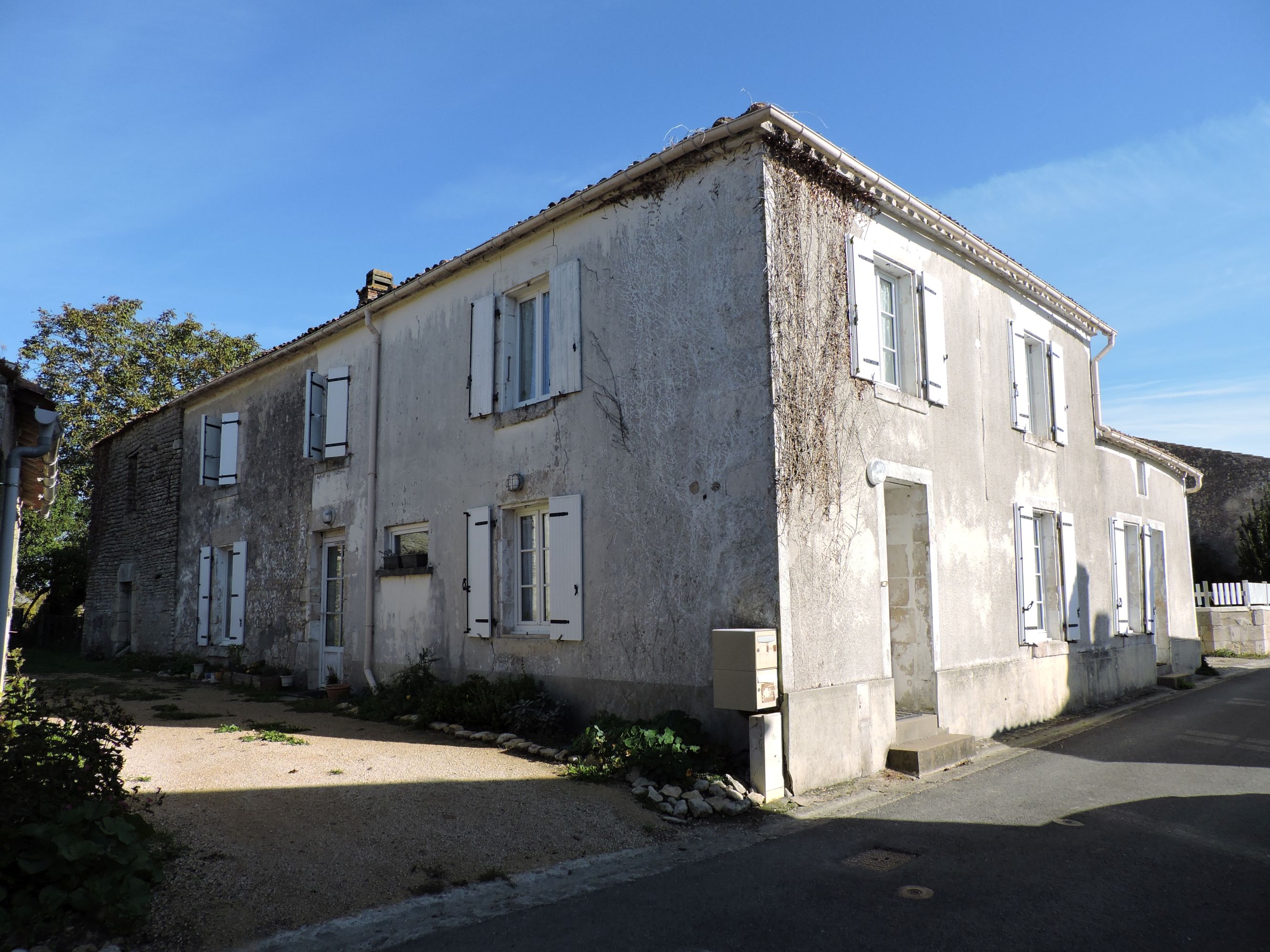 Ferme, actuellement maison ; 22 rue du Four