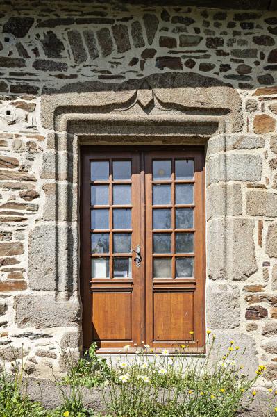 Alignement de trois maisons, hameau de la Beslinière