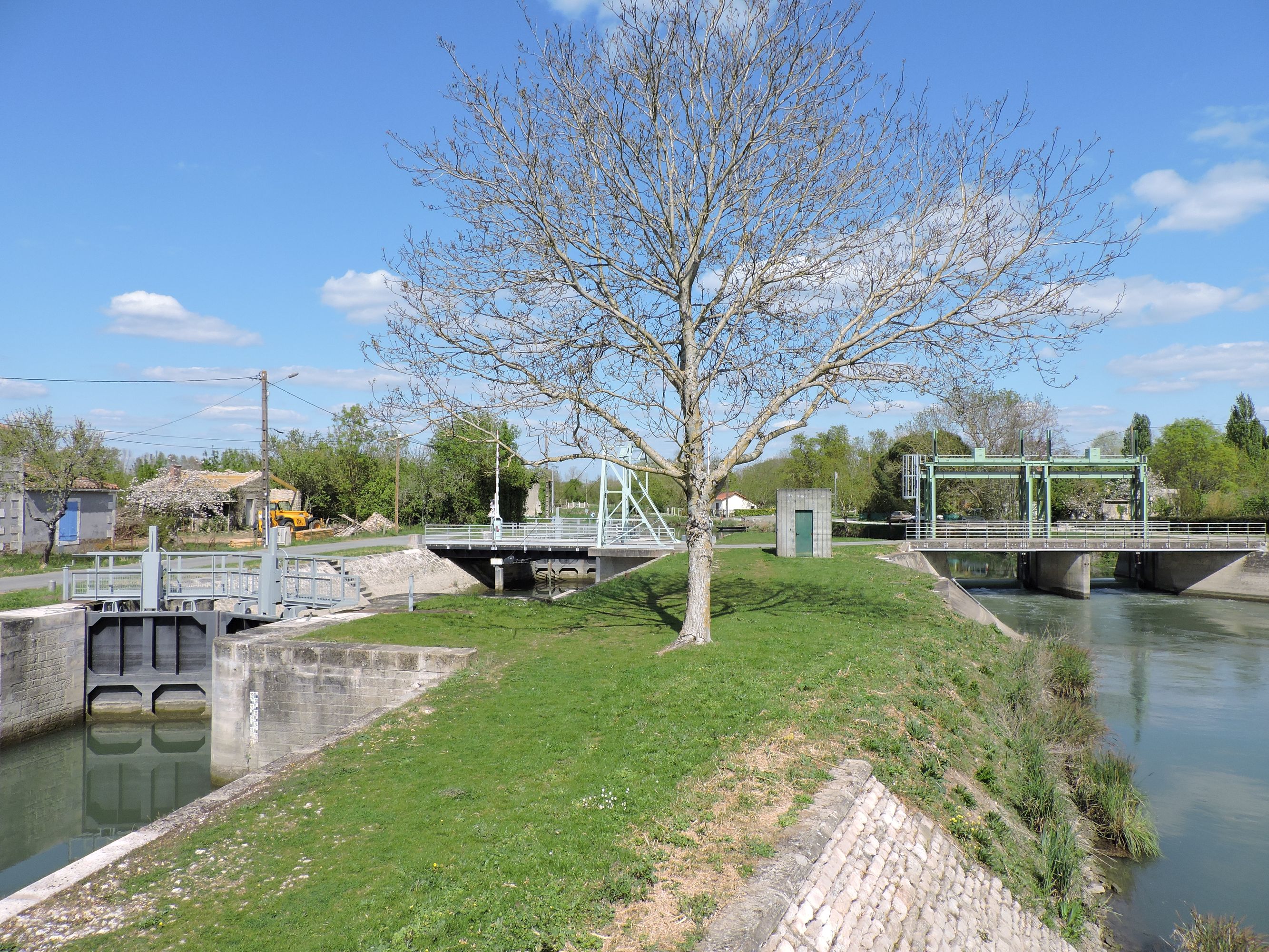 Barrage éclusé de la Vieille Sèvre à Bazoin