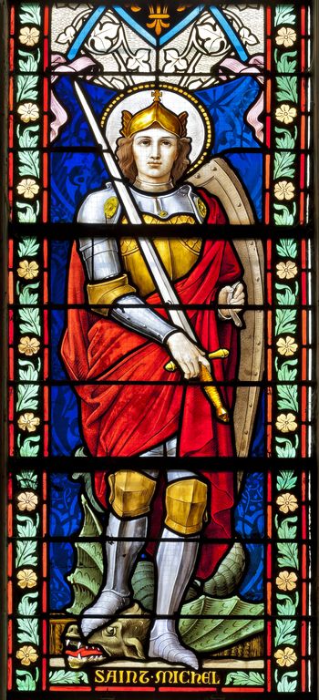 Verrière à personnages : saint Michel terrassant le dragon, saint Edmond (baie 6) - Église paroissiale Saint-Martin, Soulgé-sur-Ouette (Nuillé-sur-Ouette)