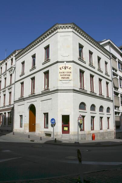 Commissariat de police, actuellement école maternelle, 2 rue Millet