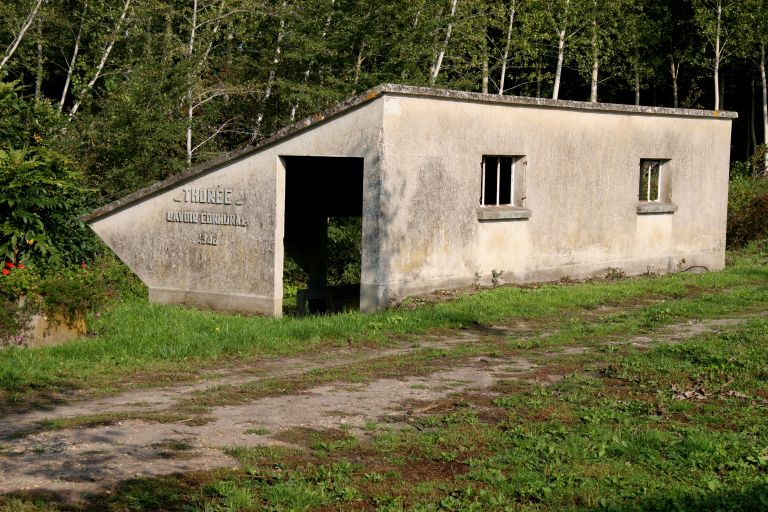 Lavoir, bourg de Thoré-les-Pins