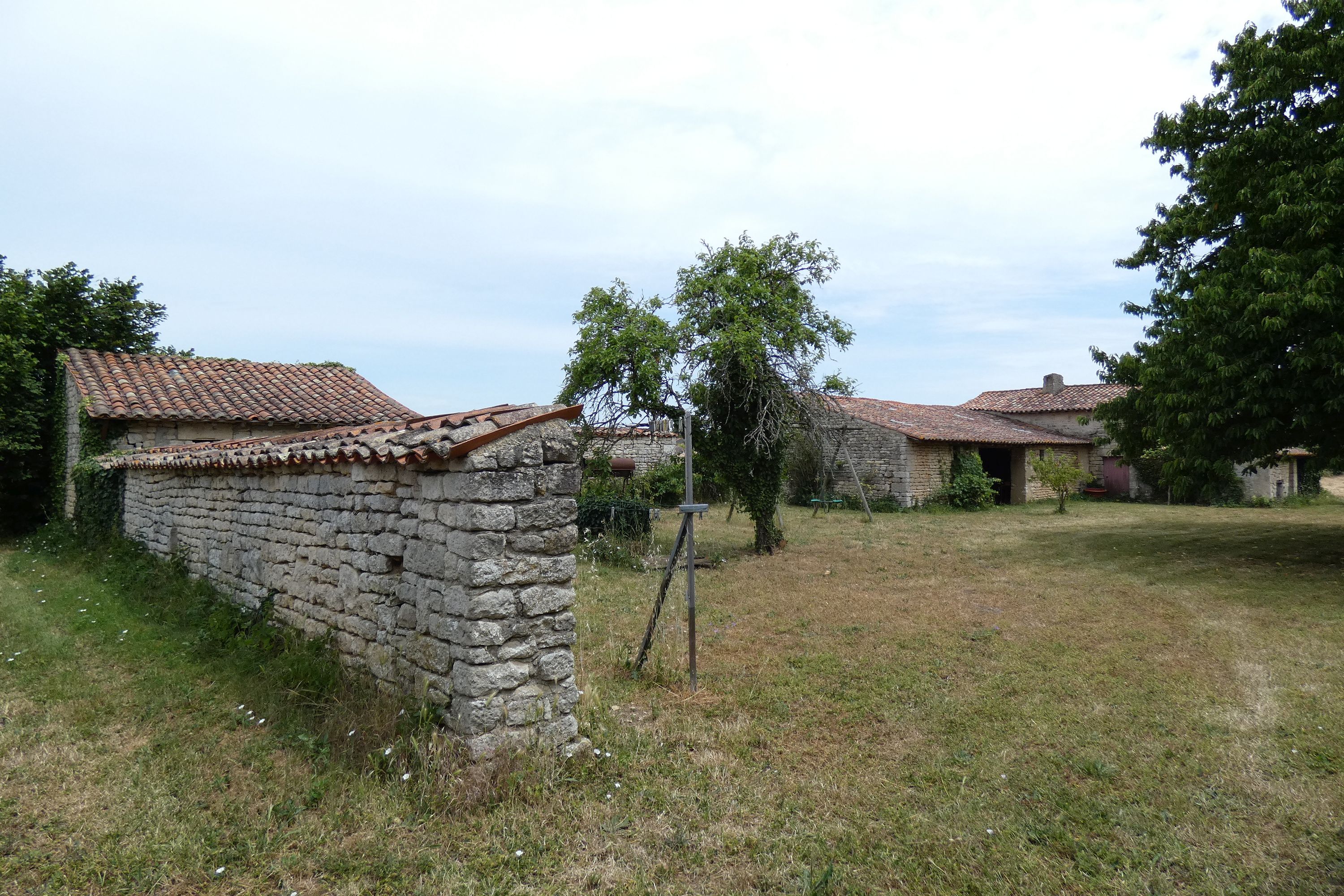 Demeure dite le Logis d'Aziré, actuellement maison, 44 chemin de la Chapelle