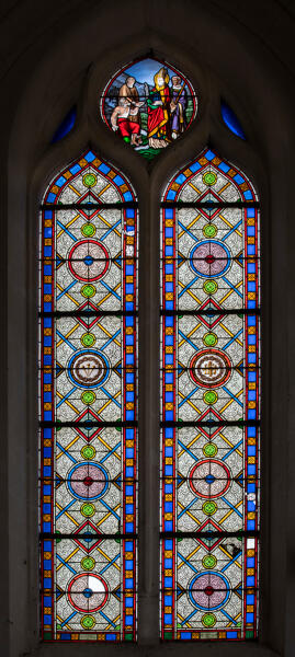Verrière (baie 1) : Symboles du Christ ; Saint évêque guérissant un paralytique