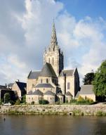 Prieuré de bénédictines, puis église paroissiale Notre-Dame, actuellement basilique Notre-Dame d'Avesnières, place d'Avesnières, Laval