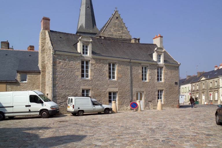 Hôtel particulier dit maison des Tréhoret, 7-9 place du Vieux-Marché