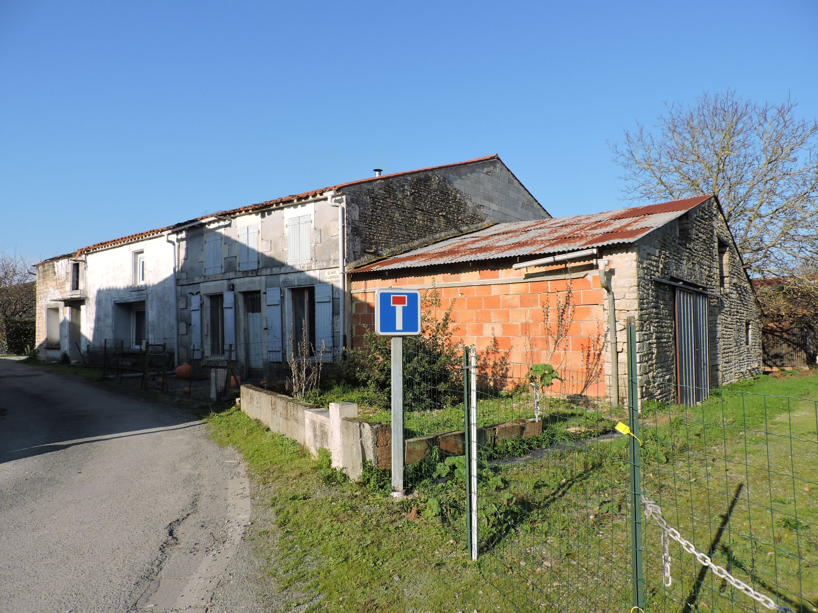 Ferme, actuellement maison ; la Grande Bernegoue, 25 rue des Hauts de la Bernegoue