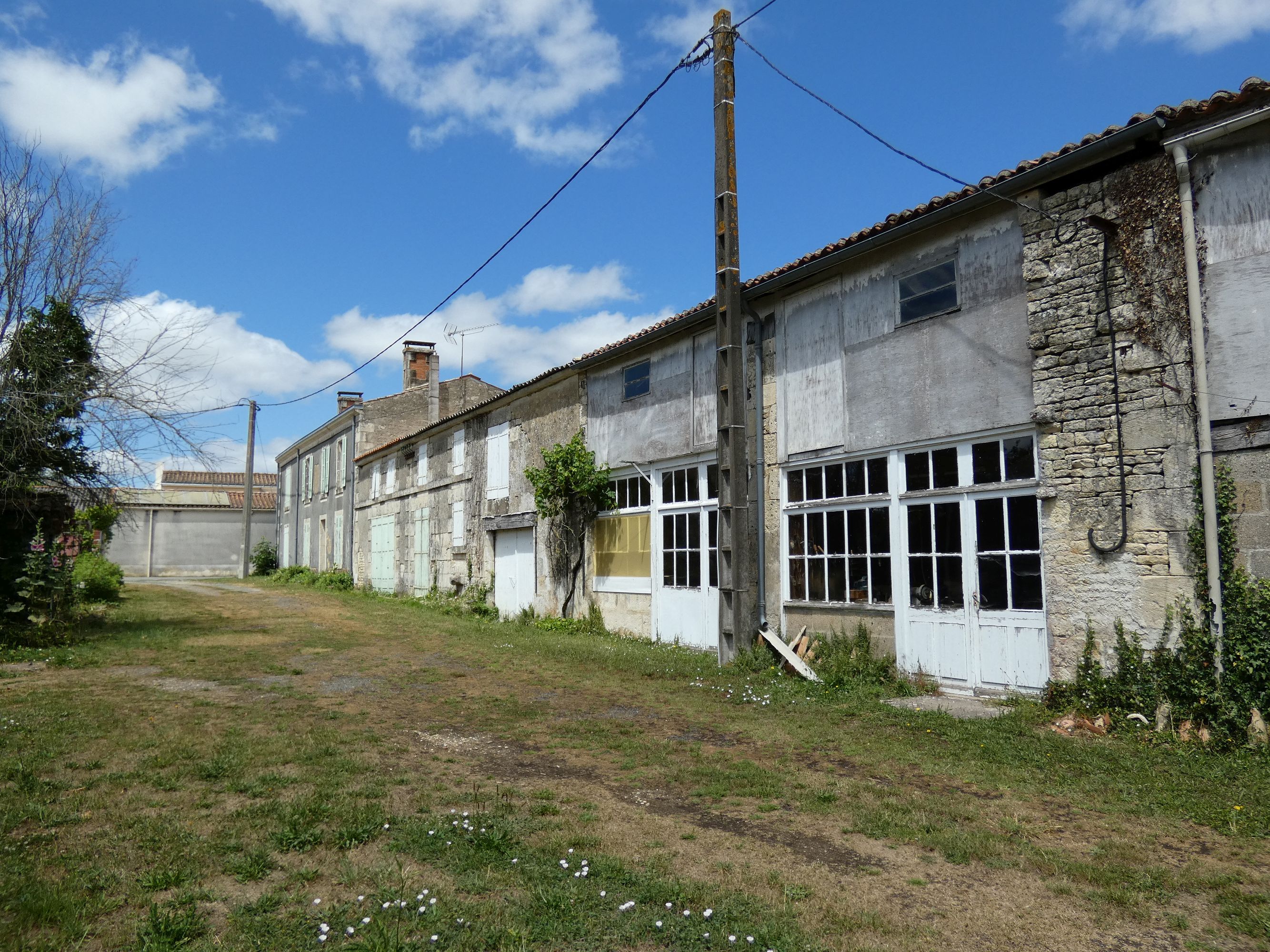 Maisons, atelier de charpentier et de menuisier, 15 rue Basse