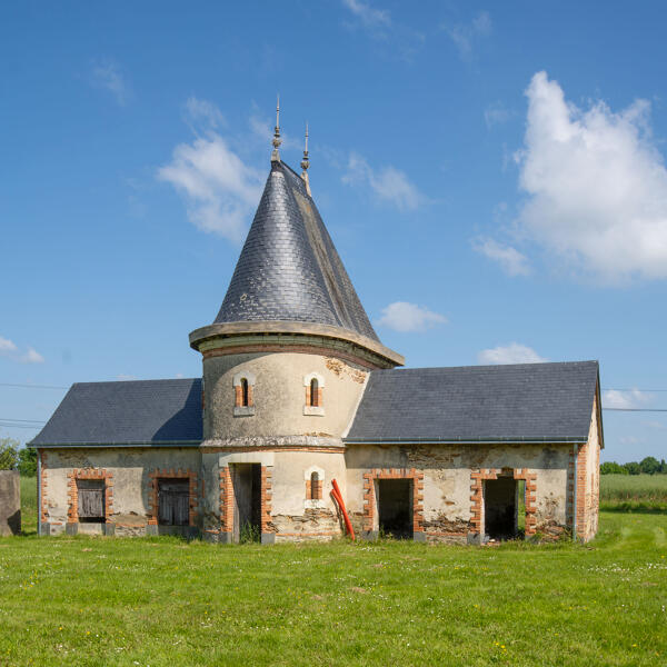 Ferme, actuellement bureaux