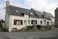 Rangée de maisons, 1, 2, 3 place de la Croix