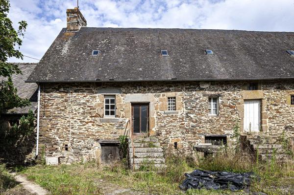 Hameau, château et motte castrale de la Grivellière