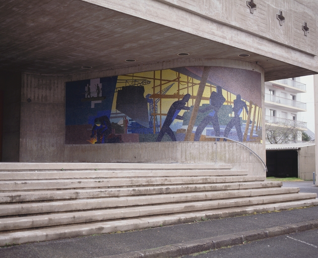 Ensemble de deux tableaux de mosaïque de l'église paroissiale sainte Anne à Saint-Nazaire : la Construction navale