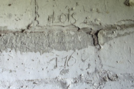 L'étage de comble, l'inscription sur le mur de refend : Blois 1768.