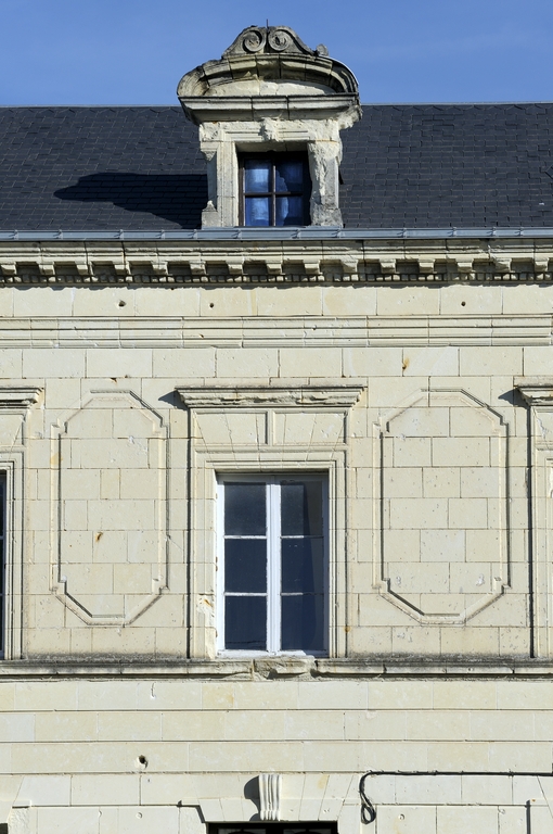 Maison et magasin de commerce, 52 rue Robert-d'Arbrissel, Fontevraud-l'Abbaye