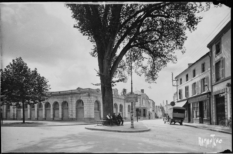 Halle dite minage, place du Minage