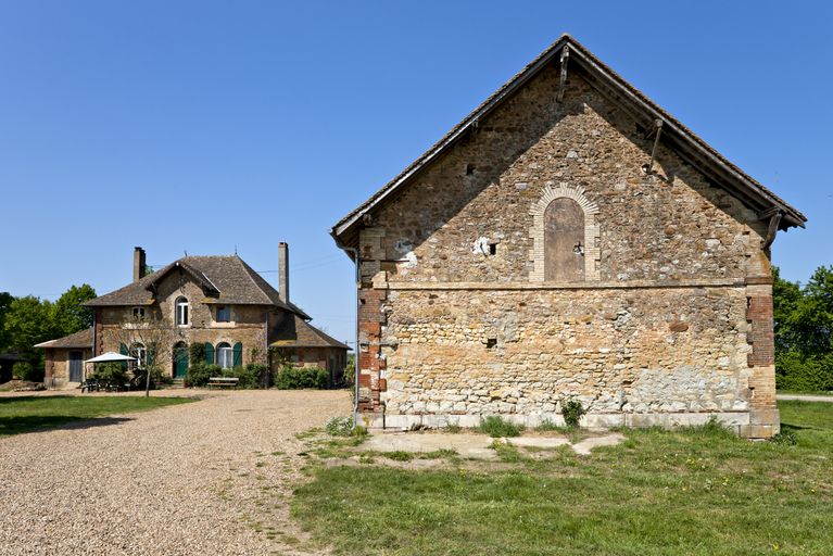 Ferme de La Rousselière à Rouperroux-le-Coquet.