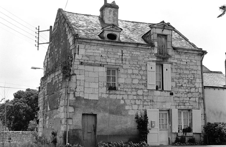 Hôpital de la Sainte-Famille de Madame de Montespan, actuellement maisons, 1 rue de la Corderie, Fontevraud-l'Abbaye