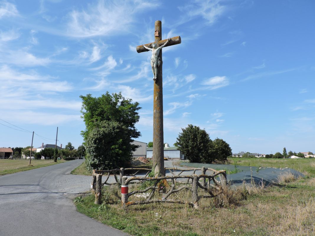 Croix de chemin dite la croix de Belle Vue ou de la Touchantée, rue de la Touchantée, rue de la Guilletrie