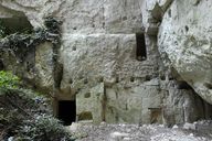 Abri troglodytique, aujourd'hui abandonné, ruelle des Perreyeurs, Montsoreau