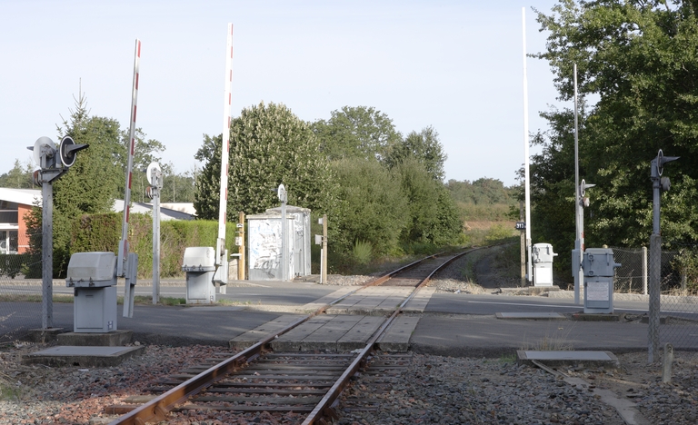 Les passages à niveau et les maisons de garde-barrière sur la ligne ferroviaire Nantes-Châteaubriant