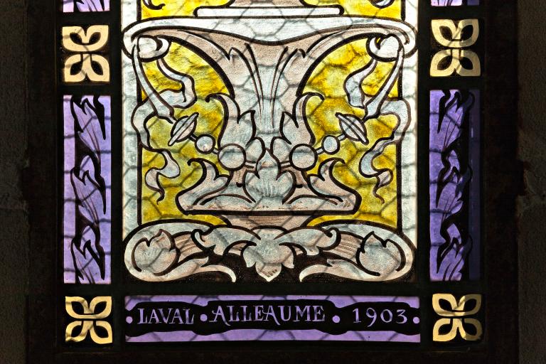 Ensemble de 3 verrières décoratives (baies 0 à 2) - Chapelle funéraire de la famille de La Tour d'Auvergne-Lauraguais, Villiers-Charlemagne