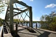 Ancien pont ferroviaire de Pruniers, actuellement pont piétonnier