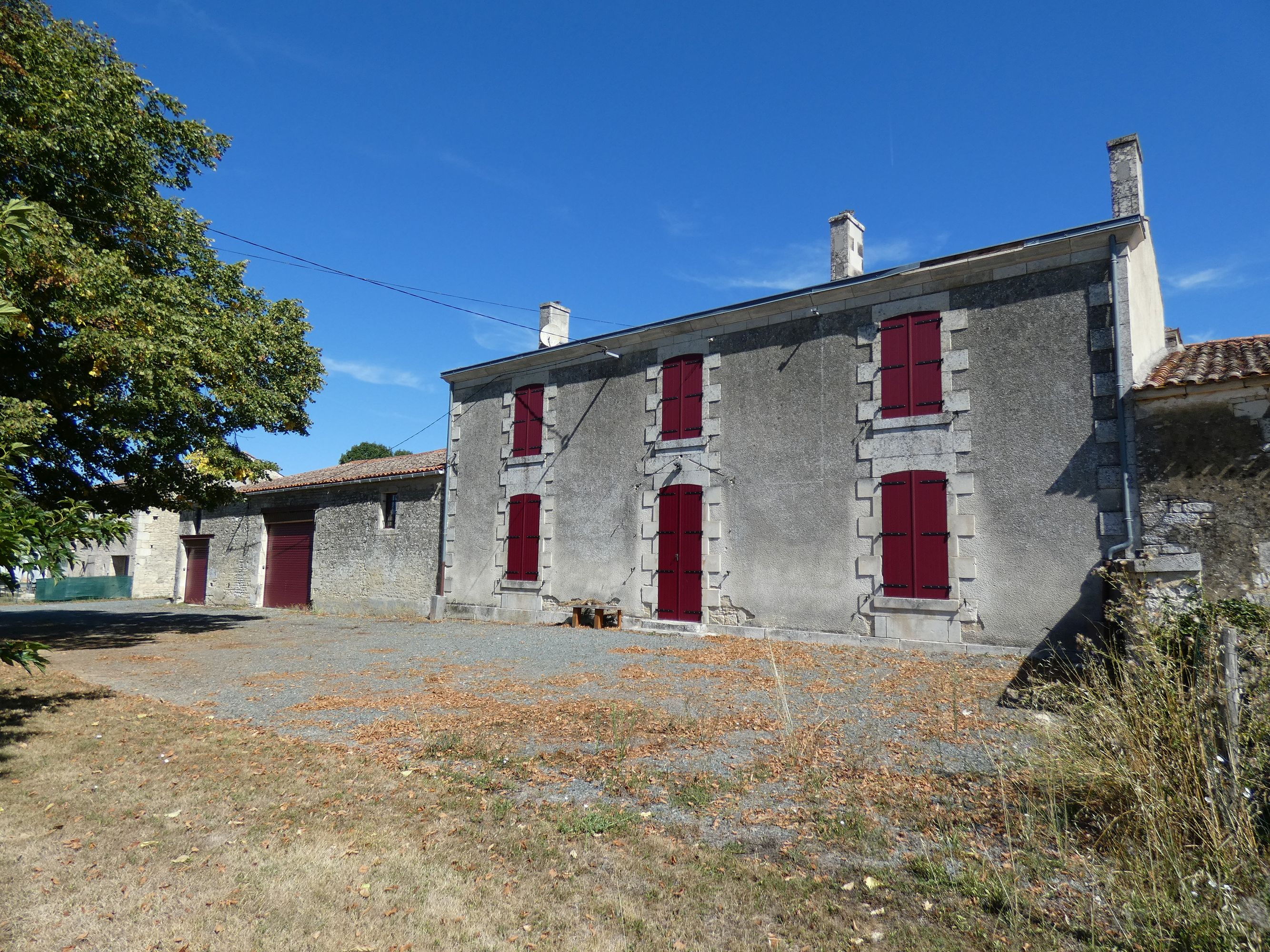 Ferme dite le Moulin, actuellement maison, 74 route de Damvix