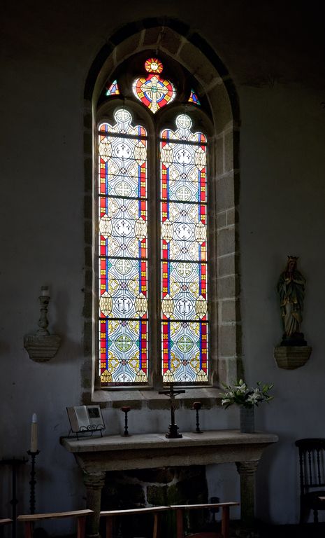 Verrière décorative (baie 0) - Château de Bourgon, Montourtier