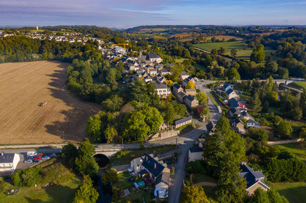 Bourg de Saint-Jean-sur-Mayenne