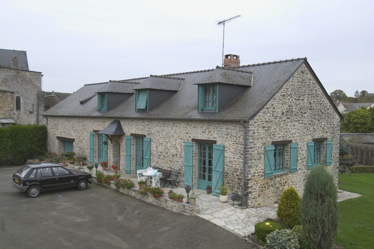 Écurie de l’hôtel du Cheval blanc, puis maison, 4 bis rue de l'Ancienne-Gare