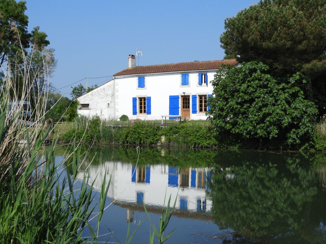 Ferme, actuellement maison ; le Renfermis