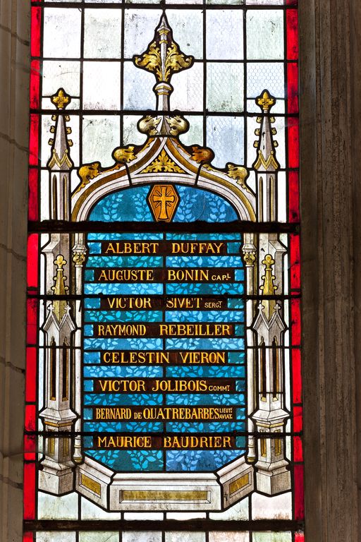 Monument aux morts, église paroissiale Saint-Hilaire d'Étriché