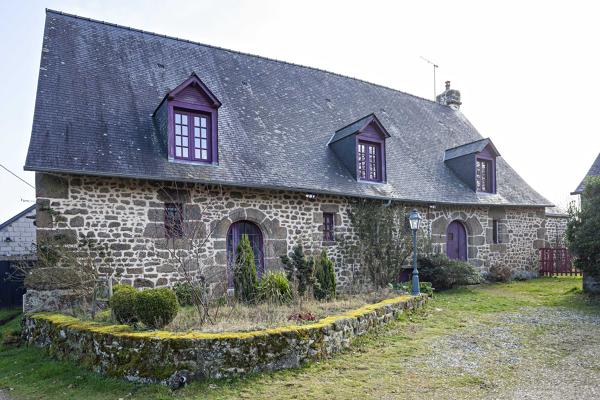 Ancienne maison et grange seigneuriale de la Guilbardière, actuellement maison