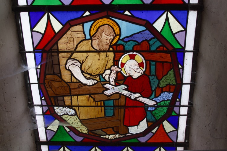 Ensemble de 2 verrières historiées : vie du Christ (baies 5 et 10) - Église paroissiale Saint-Jean-Baptiste, Saint-Jean-sur-Erve