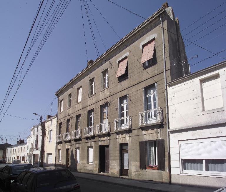 Hôtel de voyageurs, immeuble à logements, 85 rue du Général-De-Gaulle ; 26 rue du Faisan, Paimbœuf