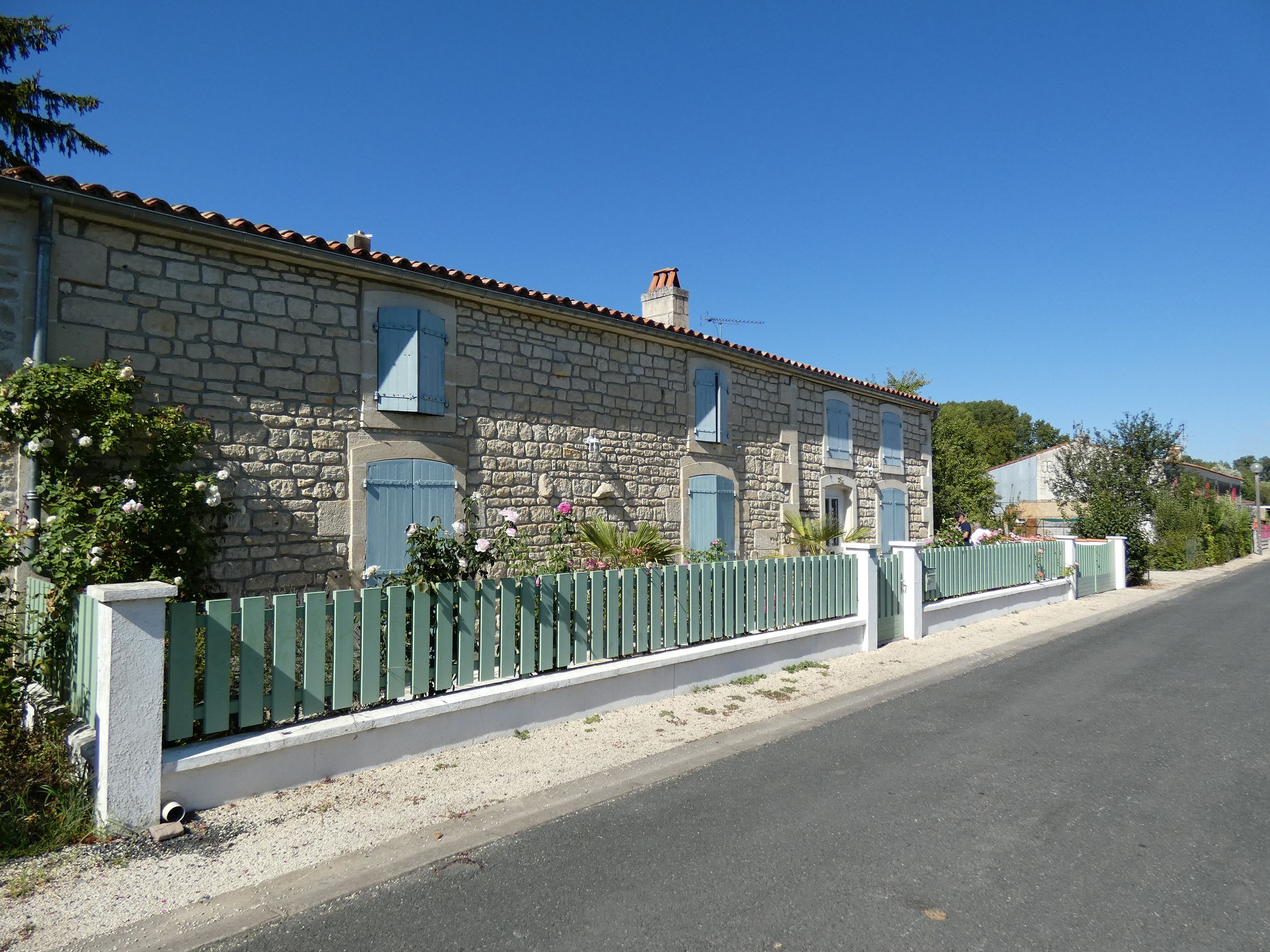 Ferme, actuellement maison ; Village de la Sèvre, 13 route des Cabanes