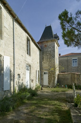 Hôtel, 29 rue du Port
