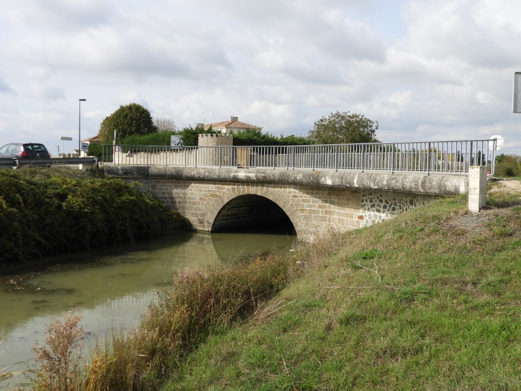 Pont, rue Galerne