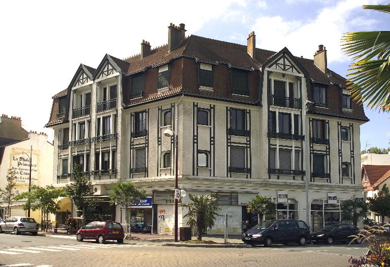 Hôtel de voyageurs des Palmiers actuellement immeuble à logements, 51 avenue Louis-Lajarrige