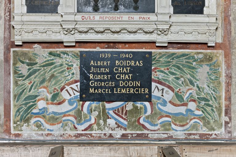 Monument aux morts, église paroissiale Saint-Germain de Villaines-sous-Malicorne