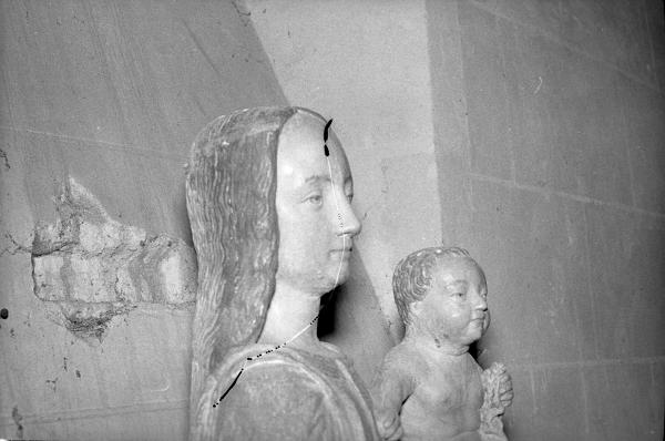 Statue 2 : Vierge à l'Enfant