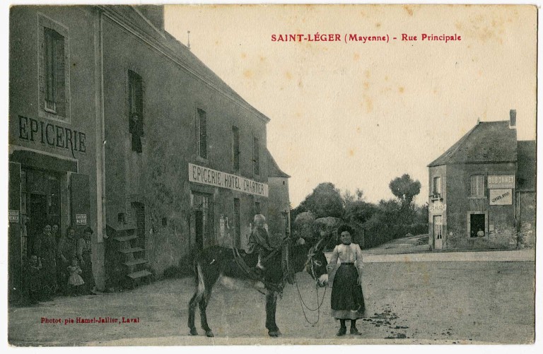 Maison, 1 route de Sainte-Suzanne, 1ère maison, Saint-Léger