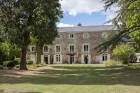 Ancienne prévôté du chapitre Saint-Laud, puis débit de boissons et hôtel-restaurant dit la Prévôté