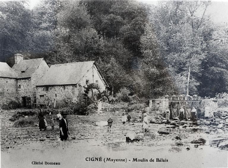 Moulin à farine - le Moulin-de-Bellé, Ambrières-les-Vallées (Cigné)