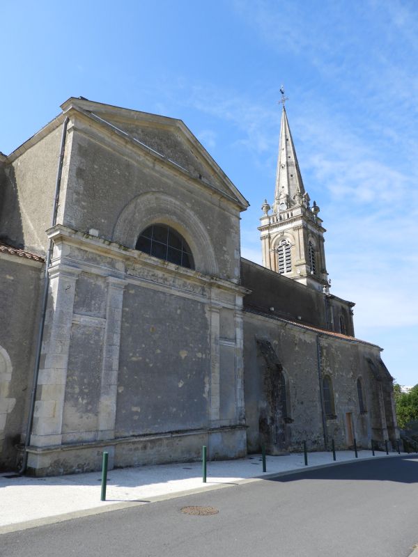 Eglise paroissiale Saint-Hilaire de L'Île-d'Elle